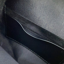 将图像加载到图库查看器中,BURBERRY Icon Stripe Louise Bag Beige/Black/White8051846 PVC