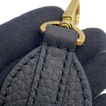 Load image into Gallery viewer, LOUIS VUITTON Capucines NoirM21641 Taurillon Leather Size BB