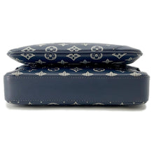 将图像加载到图库查看器中,LOUIS VUITTON Trio Messenger NavyM24753 Monogram Shadow