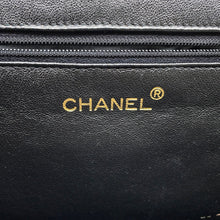 Load image into Gallery viewer, CHANEL Matelasse Kiss Lock ChainShoulder Black Caviar Leather