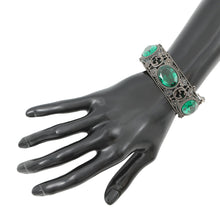 Load image into Gallery viewer, GUCCI Interlocking G Flower Bangle Size 16 Silver/Green SV925