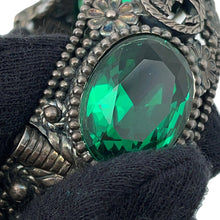 Load image into Gallery viewer, GUCCI Interlocking G Flower Bangle Size 16 Silver/Green SV925