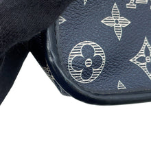 将图像加载到图库查看器中,LOUIS VUITTON Messenger NavyM54248 Monogram・Savannah Chapman Brothers Size PM