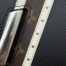 Load image into Gallery viewer, LOUIS VUITTON Twist BlackM50297 Epi Leather Monogram Size MM