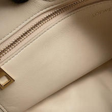 Load image into Gallery viewer, LOEWE Squeeze Bag IvoryA914NCHX01 Leather Size Small