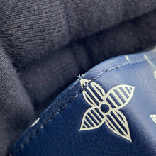 将图像加载到图库查看器中,LOUIS VUITTON Gaston Wearable Wallet Navy/WhiteM83384 Monogram Shadow