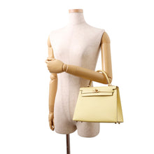 Load image into Gallery viewer, HERMES Kelly Sellier Jaune Poussin Epsom Size 25