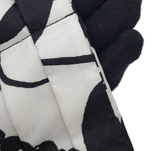 Load image into Gallery viewer, CHANEL Matelasse Diakoko 2-way Bag Black/WhiteAS3004 Canvas Size 20