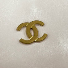 Load image into Gallery viewer, CHANEL CHANEL22 Handbag WhiteAS3260 Shiny Calf Leather Size Small