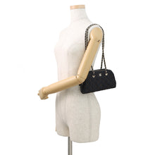 将图像加载到图库查看器中,CHANEL CC Logo Matelasse ChainClutch NavyAP5092 Denim