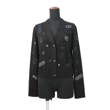 Load image into Gallery viewer, HERMES Lightweight cardigan with long sleeves and the Candy Libris Bandana motif Size 42 BlackH5H2729D3 Wool96% Nylon 3% Polyurethane1%