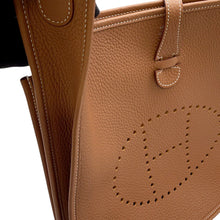 将图像加载到图库查看器中,HERMES Evelyne3 Gold Taurillon Clemence Size PM