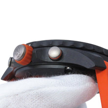 Load image into Gallery viewer, BREITLING Endurance Pro 44 W44mm Bright Light Rubber Black DialX82310