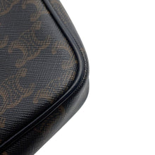 Load image into Gallery viewer, CELINE Triomphe messenger bag Black/Brown194502CIM.38NO PVC Leather Size Medium