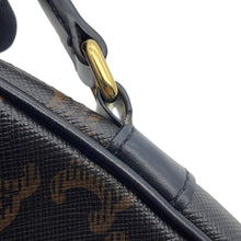Load image into Gallery viewer, CELINE Triomphe messenger bag Black/Brown194502CIM.38NO PVC Leather Size Medium