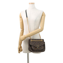 将图像加载到图库查看器中,LOUIS VUITTON Passy RedM45592 Monogram