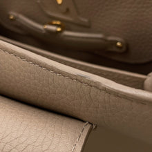 Load image into Gallery viewer, LOUIS VUITTON Capucines Galet Leather Size MM