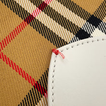 将图像加载到图库查看器中,BURBERRY Nova Check Reversible Tote Bag Beige/Pink/White Canvas Leather