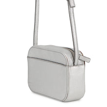 将图像加载到图库查看器中,BALENCIAGA Everyday camera bag Silver552372 Leather Size XS