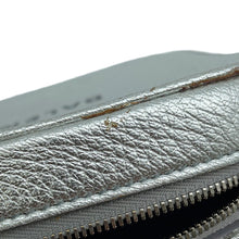 将图像加载到图库查看器中,BALENCIAGA Everyday camera bag Silver552372 Leather Size XS