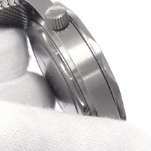 Load image into Gallery viewer, OMEGA Seamaster Diver 300M Co-Axial Master Chronometer 007 Edition W42mm TI Black Dial210.90.42.20.01.001