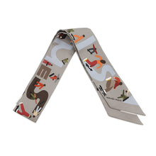 Load image into Gallery viewer, HERMES Twilly figures libres Etoupe/Blanc/Khaki Silk100%