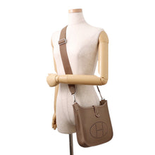 Load image into Gallery viewer, HERMES Evelyne3 Etoupe Taurillon Clemence Size 23