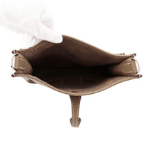 Load image into Gallery viewer, HERMES Evelyne3 Etoupe Taurillon Clemence Size 23