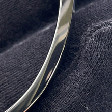 将图像加载到图库查看器中,HERMES ClicHH/Ceraphet Fan Bracelet Navy Metal Enamel