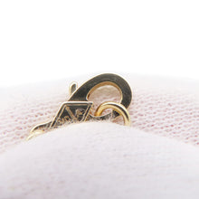 Load image into Gallery viewer, Van Cleef & Arpels Flower lace PendantVCARPME200 18K Yellow Gold