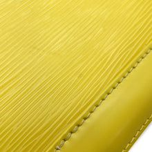 将图像加载到图库查看器中,LOUIS VUITTON Alma PistachianM40981 Epi Leather Size BB