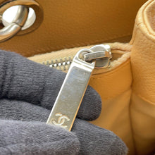 将图像加载到图库查看器中,CHANEL GSTTote Bag BeigeA50995 Caviar Leather