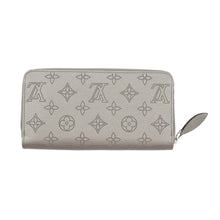将图像加载到图库查看器中,LOUIS VUITTON Zippy Wallet MetalicGrayM81642 Monogram Mahina