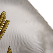 将图像加载到图库查看器中,HERMES Carre ≪Saber Decorative Bag≫ Size 90 Ivory/Blue/Gold Silk100