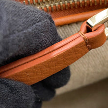Load image into Gallery viewer, Chloe Benelope 2-way Shoulder Bag CaramelCHC23US569K15247 Leather Size Medium