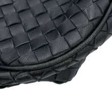将图像加载到图库查看器中,Bottega Veneta INTRECCIATO Handbag Black Leather