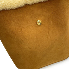 Load image into Gallery viewer, CELINE Louise 2-way Bag Cigarette/Cream116613GFT.18CM Suede Shearling Size Medium
