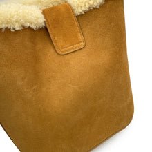 Load image into Gallery viewer, CELINE Louise 2-way Bag Cigarette/Cream116613GFT.18CM Suede Shearling Size Medium