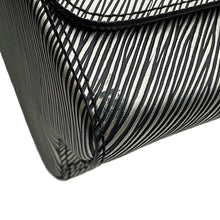 将图像加载到图库查看器中,LOUIS VUITTON Twist SilverM54855 Epi Leather Size MM