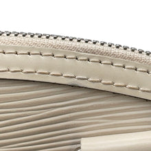 将图像加载到图库查看器中,LOUIS VUITTON Lock It IvoireM4229J Epi Leather