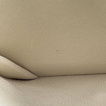 将图像加载到图库查看器中,HERMES Bear Card Case Craie Epsom