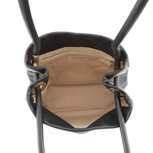 将图像加载到图库查看器中,CHANEL Camellia Essential Tote Black/WhiteA20856 Lambskin