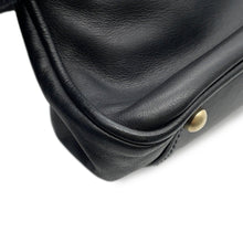 将图像加载到图库查看器中,CHANEL Camellia Essential Tote Black/WhiteA20856 Lambskin