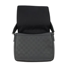 Load image into Gallery viewer, LOUIS VUITTON District NV3 NoirN42711 Damier Infini Leather Size PM