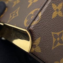 Load image into Gallery viewer, LOUIS VUITTON Camera box BeigeM13882 Monogram