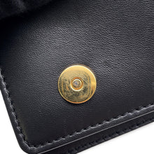 将图像加载到图库查看器中,Heart Quilted Shoulder Bag Black Leather