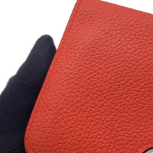 将图像加载到图库查看器中,HERMES Dogon compact Capucines Togo Leather