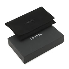 将图像加载到图库查看器中,CHANEL Matelasse Wallet with Passport Case NavyAP4665 Denim/Lambskin