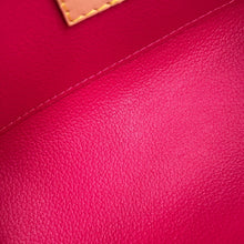 将图像加载到图库查看器中,LOUIS VUITTON Pochette Cosmetic Indian roseM90045 Monogram Vernis Leather Ikat Flower
