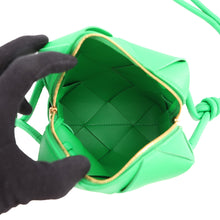 将图像加载到图库查看器中,Bottega Veneta Maxi INTRECCIATO Cassette Camera Bag Parakeet701915VCQC23722 Lambskin Size Mini